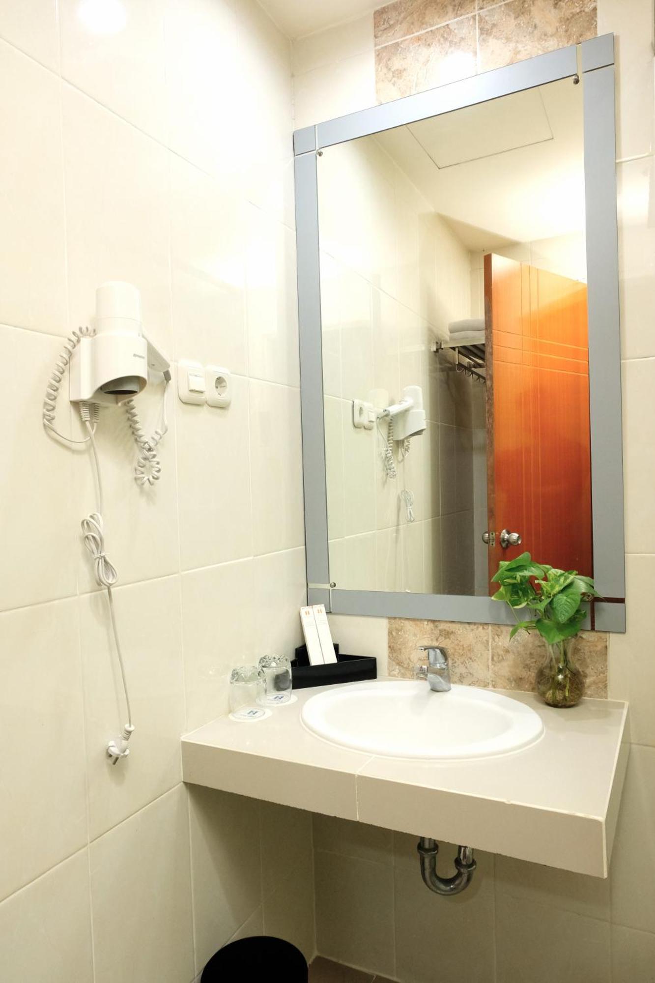 Halogen Hotel Airport Surabaya Sidoarjo Zewnętrze zdjęcie