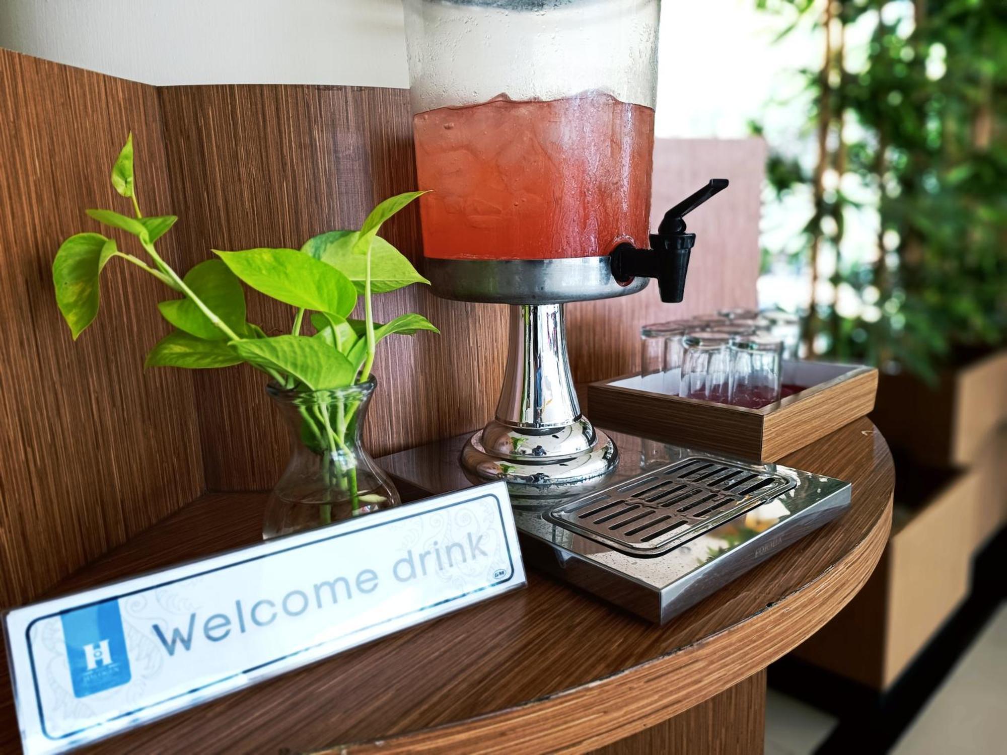 Halogen Hotel Airport Surabaya Sidoarjo Zewnętrze zdjęcie
