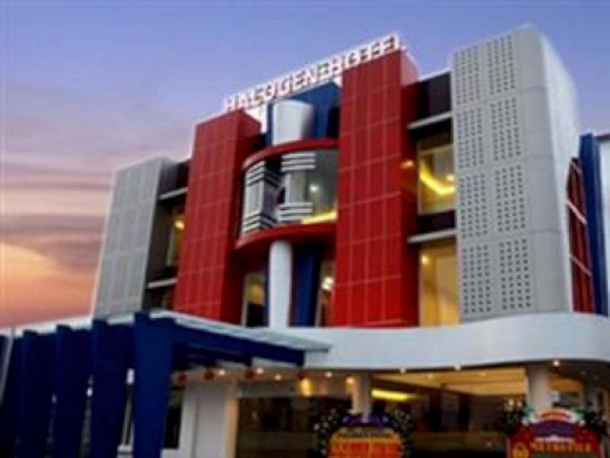 Halogen Hotel Airport Surabaya Sidoarjo Zewnętrze zdjęcie